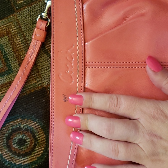 100% Authentic Coach bracelet NWT (made this into a bundle read description) - Picture 6 of 10